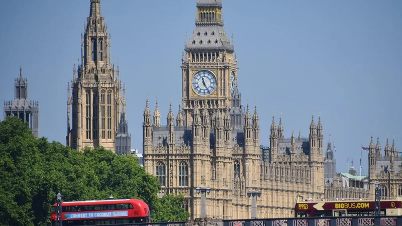 Review of Patrick Radden Keefe’s London Falling