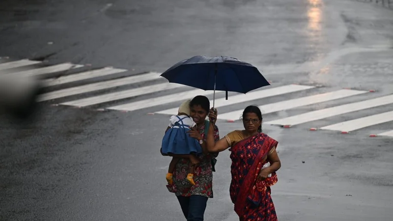 Kerala rains LIVE | Moderate heavy rain continues; CM to chair emergency meet