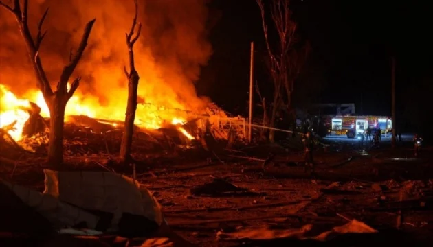 Russians attack Zaporizhzhia with drone and missiles, leaving five killed, at least 20 injured