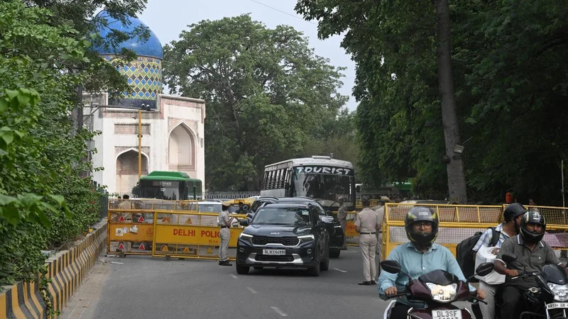 Students return to Jantar Mantar to debunk viral false protest videos