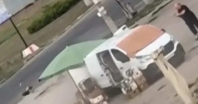 Alarming video shows Russian drone chasing Ukrainian man before exploding