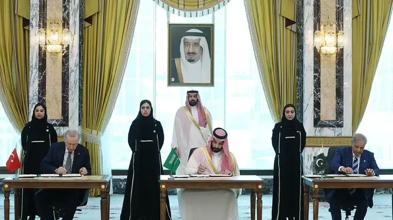 New power axis in the making? Three military heavyweights lock arms, complicating Abraham Accords strategy