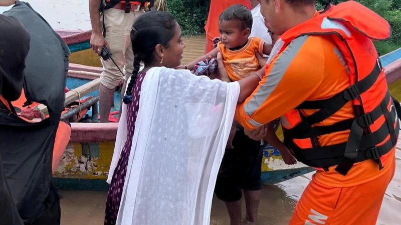 Villager swept away as Godavari floods affect 10,000 in Eluru district