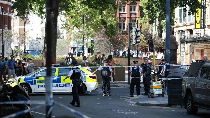 Woman arrested by UK police after 4 men stabbed in London’s Covent Garden