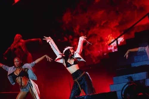 Jennie headlines Lollapalooza Chicago with 18-song set