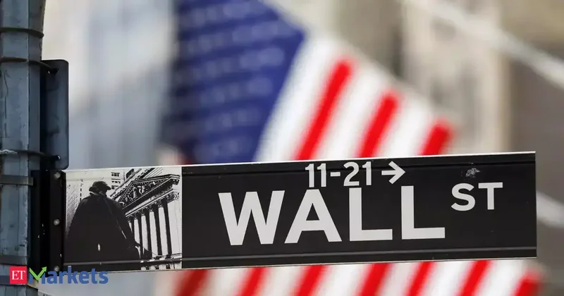 US stock: S&amp;P 500 ends lower as investors weigh data, Middle East tensions