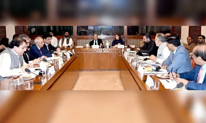 NAB chief urges withdrawal of Rs500m graft probe limit