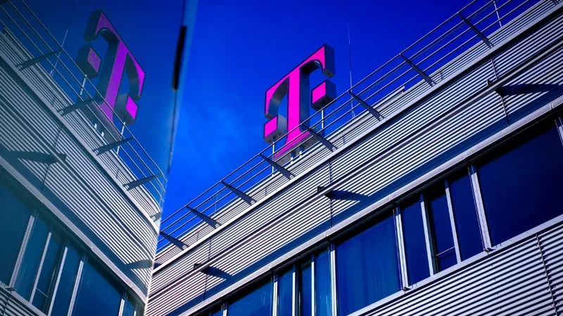 Deutsche Telekom buys Macquarie’s Polish fibre and TV assets in a €1bn bet on convergence
