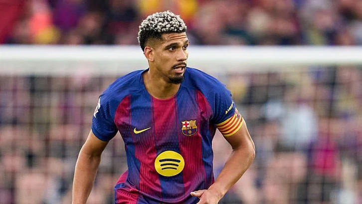Transfer: Araujo’s shirt number at Liverpool confirmed