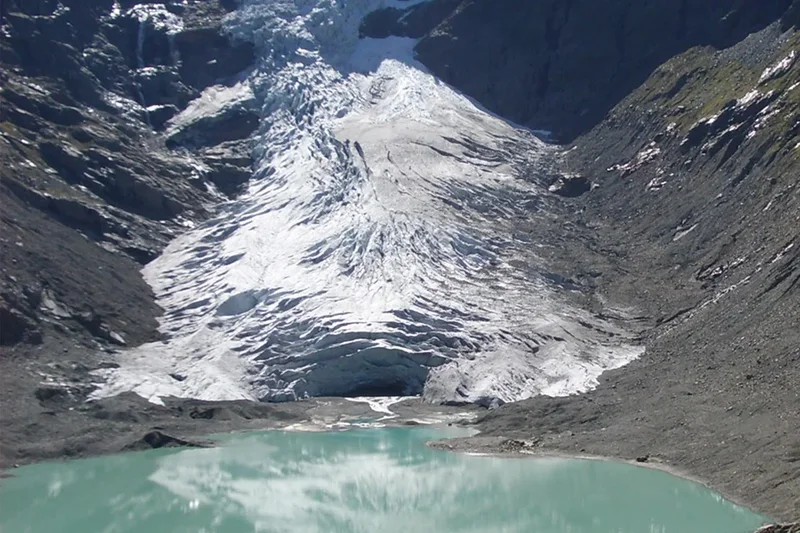 Decades-old mystery solved as bodies of missing climbers discovered in melting glacier
