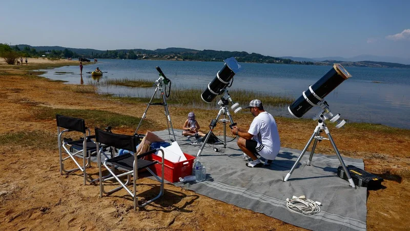 Team led by RRI scientists predicts ‘petal-like’ structures in Sun’s corona during eclipse