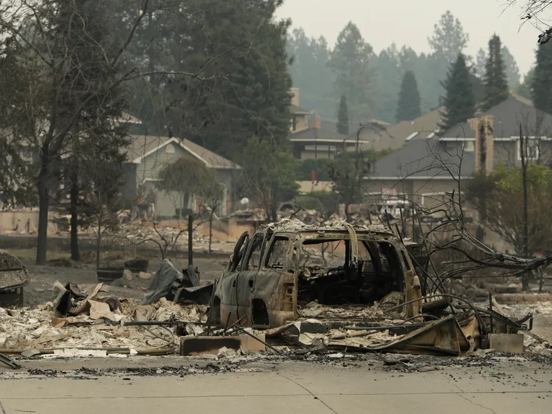 Fires in Spokane, Washington, burn 600 structures, force 60,000 evacuations