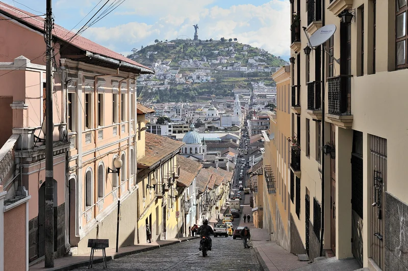 Panama vs Ecuador for Expats in 2026: Costs, Safety, Visas, Taxes