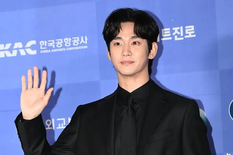 Kim Soo-hyun to make first official public appearance in over a year after controversy