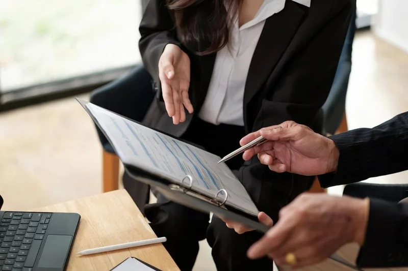 Some use AI for financial guidance but few trust it, Gallup poll finds