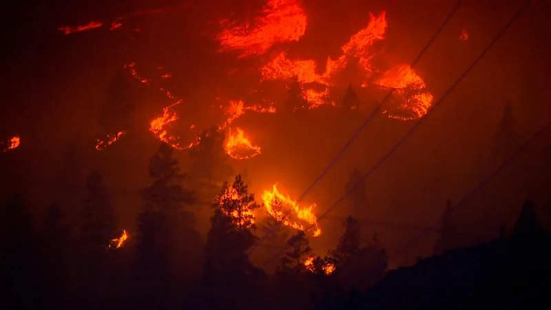 Thousands evacuated as wildfire rages in western Canada