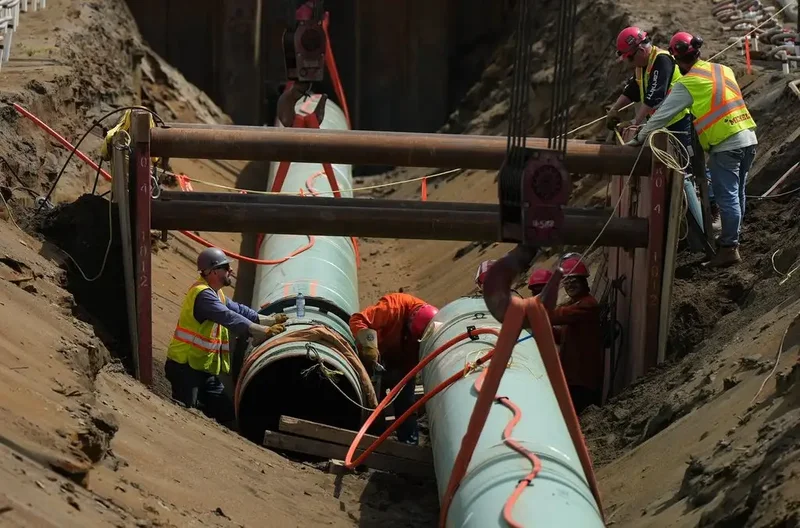 Too soon to say whether pipeline agreement could change Suncor’s outlook: CEO