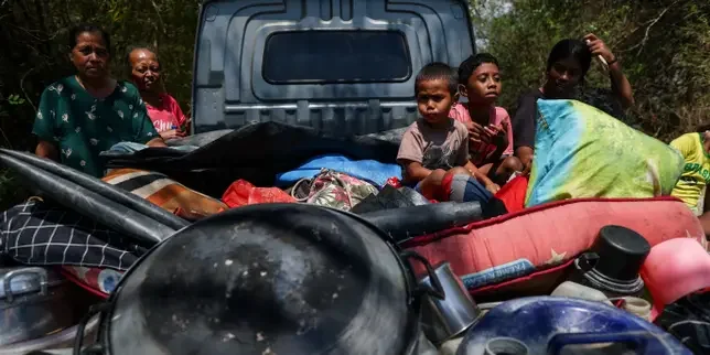 Deadly Indonesia earthquake leaves nearly 13,000 displaced on national holiday