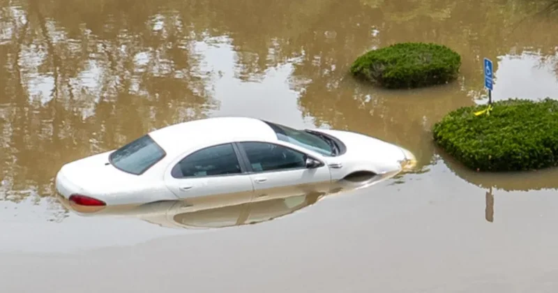 Torrential rain prolongs flood conditions in the Midwest and North Carolina