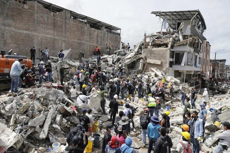 Colombia enters 'final phase' of quake search as toll hits 265