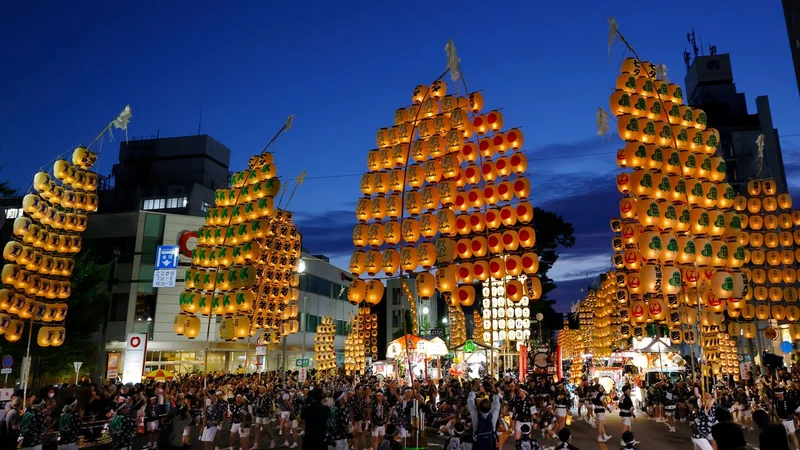 Lantern Festivals Light Up the Evening Skies