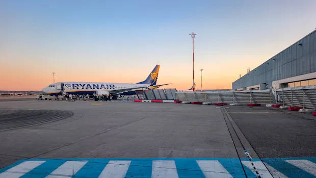 Man was partially sucked out of plane after broken engine blade shattered window, investigators find