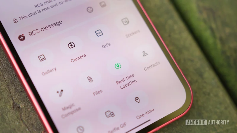 Google Messages tests a full-screen attachment view and customizable grid