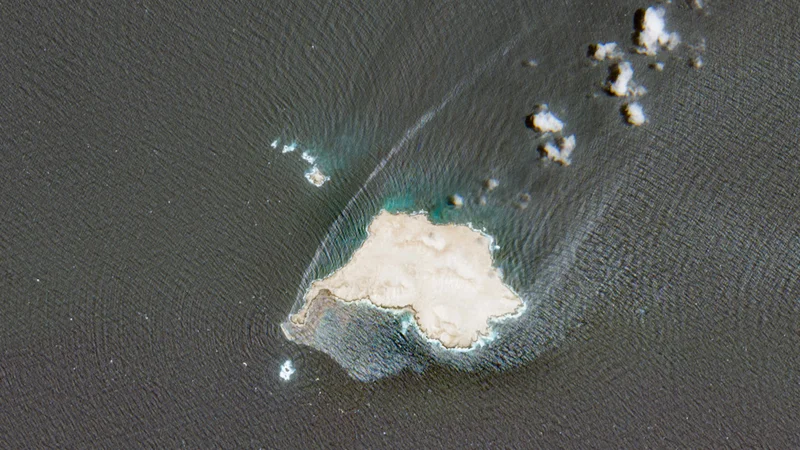 Satellite image reveals oil spill off Oman's coast