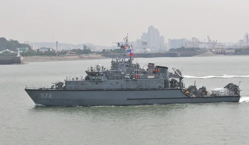 Navy conducts 1st undersea mine-sweeping trial using 'AI officer,' unmanned vessels