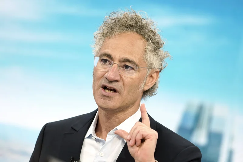 Palantir jumps 16% on 'otherworldly' commercial revenue — here's what's driving the demand