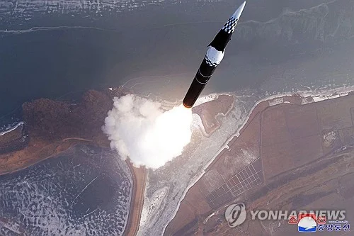(3rd LD) N. Korea fires short-range ballistic missile toward East Sea: military