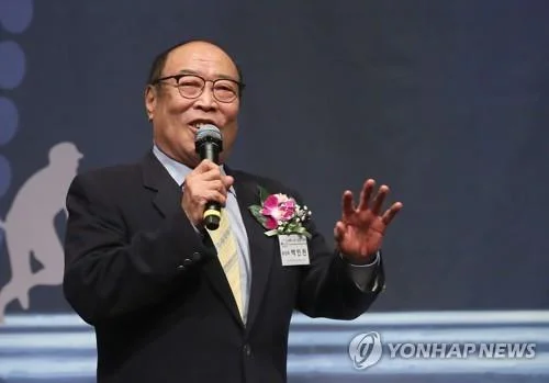 Only .400 hitter in S. Korean baseball history in critical condition