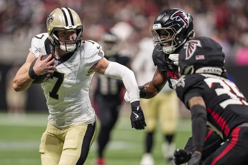 Versatile Taysom Hill could reunite with former coach Sean Payton with Broncos