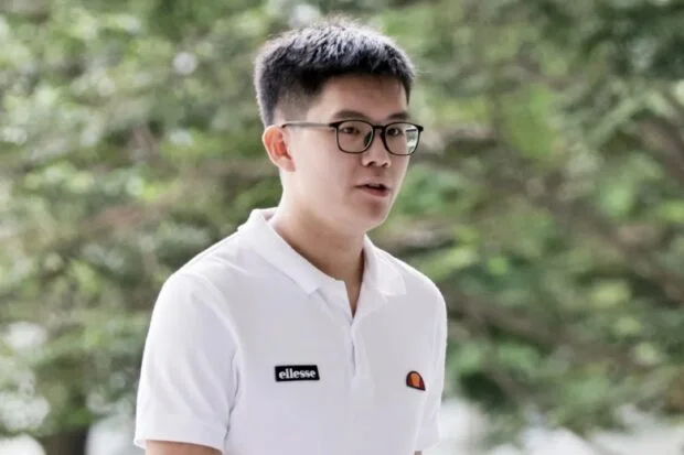 Teen gets probation over Scoot bomb joke