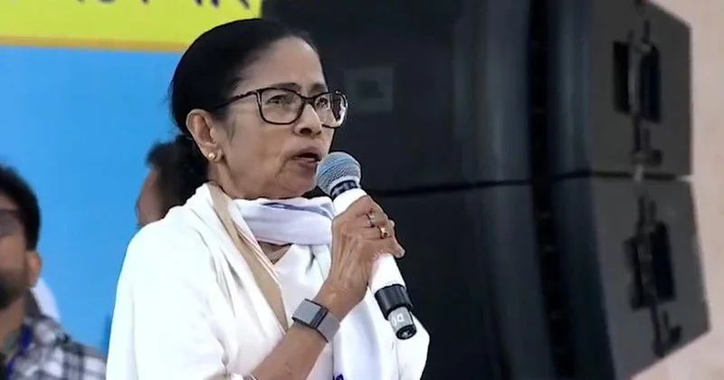 Mamata Banerjee’s vehicle attacked with mud, shoes in North 24 Parganas