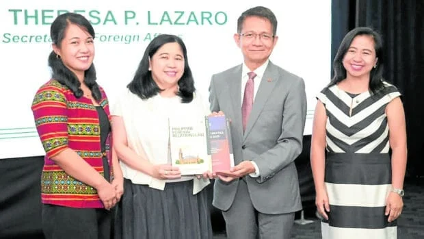 Pioneering books on PH treaties, foreign relations law launched