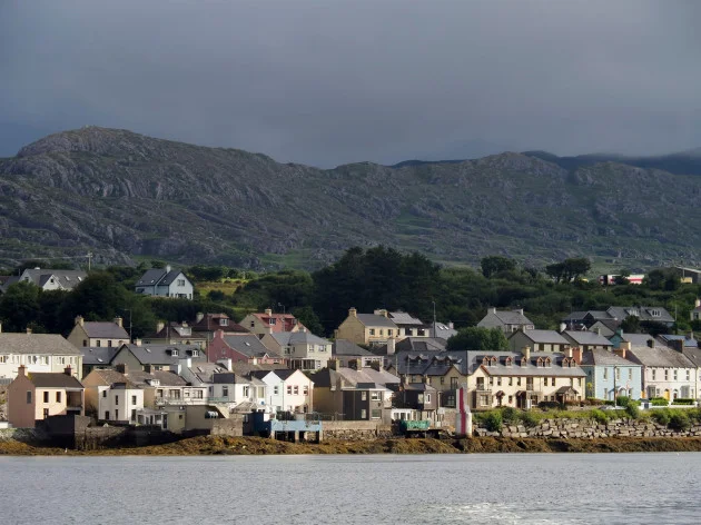 Man dies after getting into difficulty in water at Castletownbere pier
