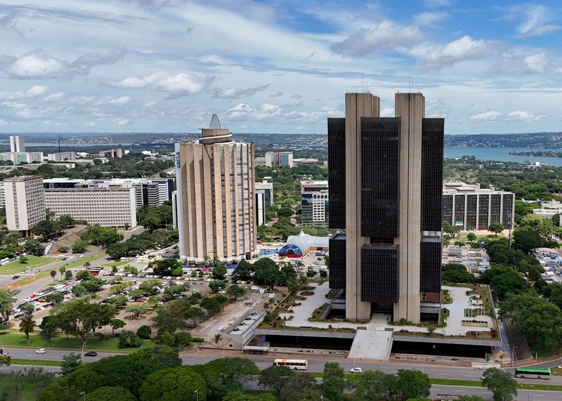 Brazil’s Deficit Is Almost 10% of GDP. Nine-Tenths of It Is Interest.