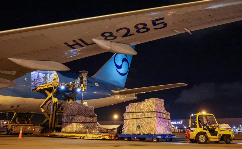 Korea's monthly exports up 62.8% in July on strong chip shipments