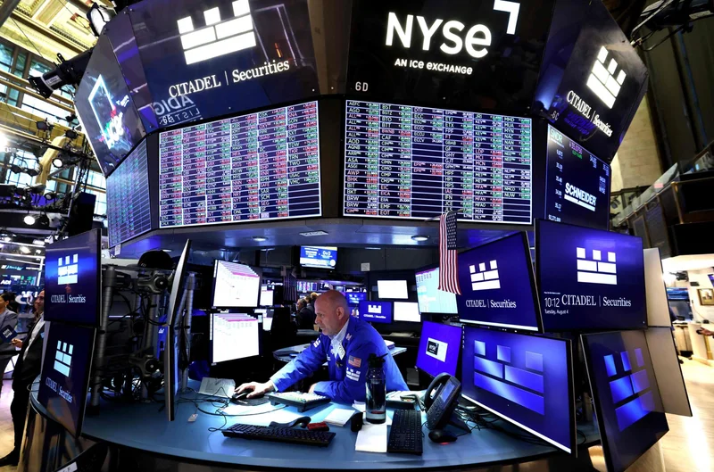 Oil drops, stocks hit records on hopes of Hormuz opening