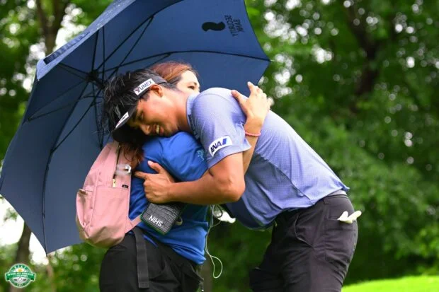 Suzuki, Quintanilla take opposite paths to national titles