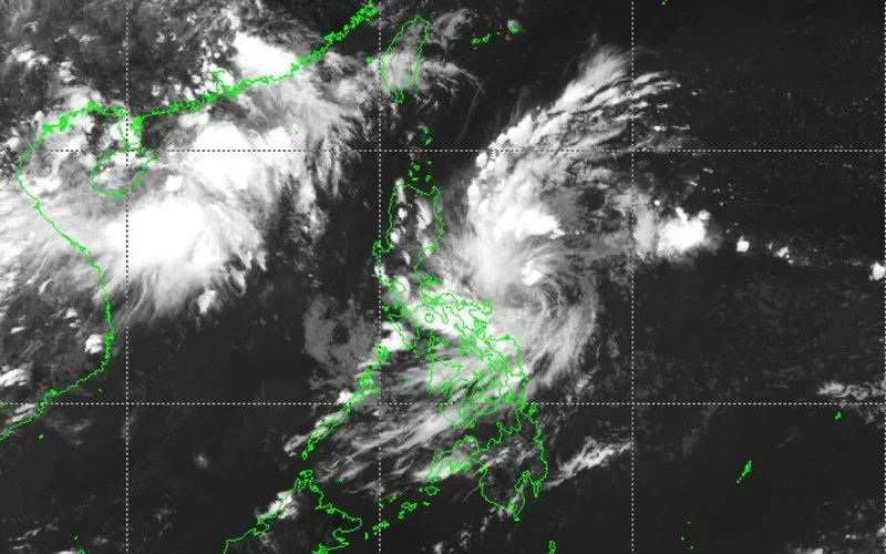 Signal No. 1 up over Bicol, Quezon as 'Luis' strengthens