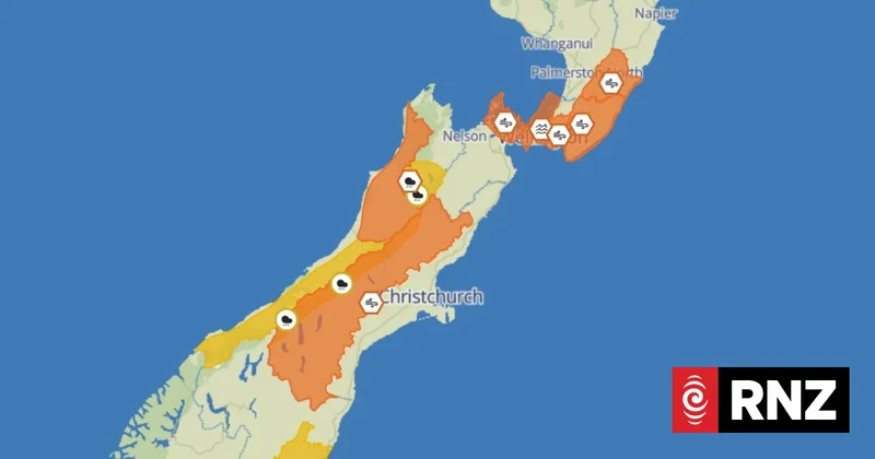 South and lower North Island in for a weekend of strong winds and rain