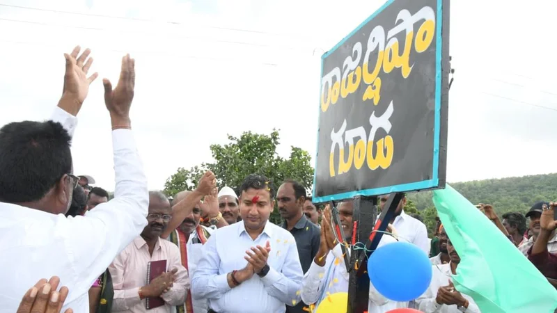 ‘Rajarshi Shahguda’: Telangana’s Kolam families name settlement after Adilabad district Collector