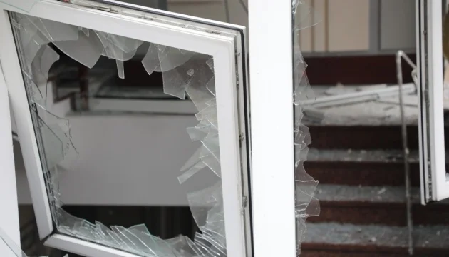 Russian drones attacking Zaporizhzhia: High-rise building damaged, fire breaks out