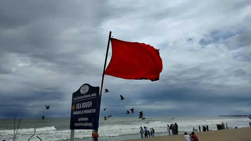 High waves along Kerala coast: Kozhikode Collector bans entry to beaches