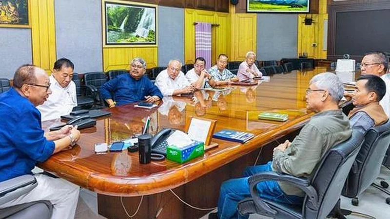 Manipur highway opens, blockade of another continues