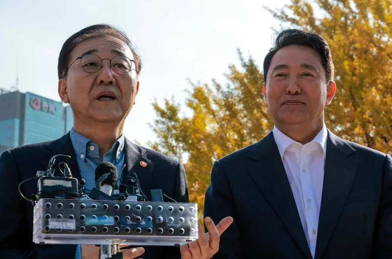 Land minister, Seoul mayor clash over proposed public housing at Yongsan Park