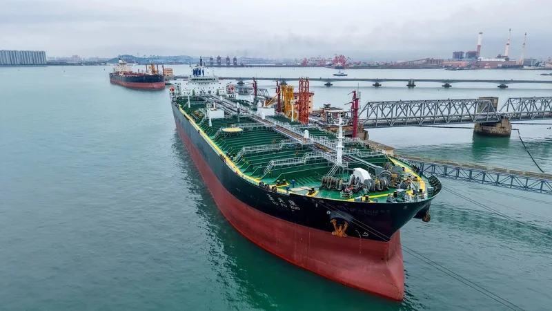 How China eased pressure on oil markets by halting purchases and relying on reserves