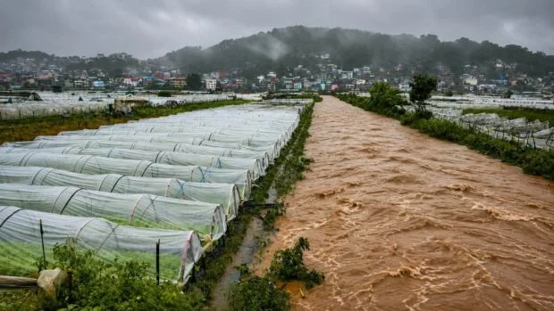 LIVE UPDATES: Heavy habagat rains, flooding continue to hit parts of PH